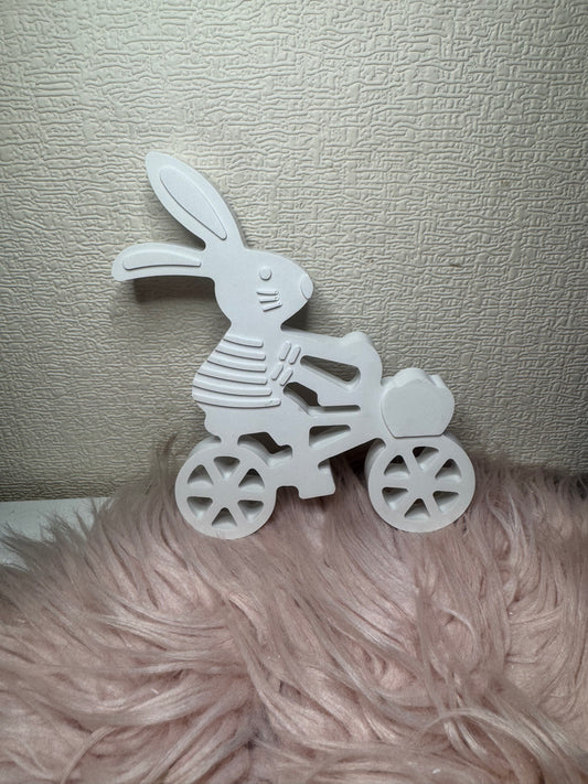 Osterhase auf den Fahrrad