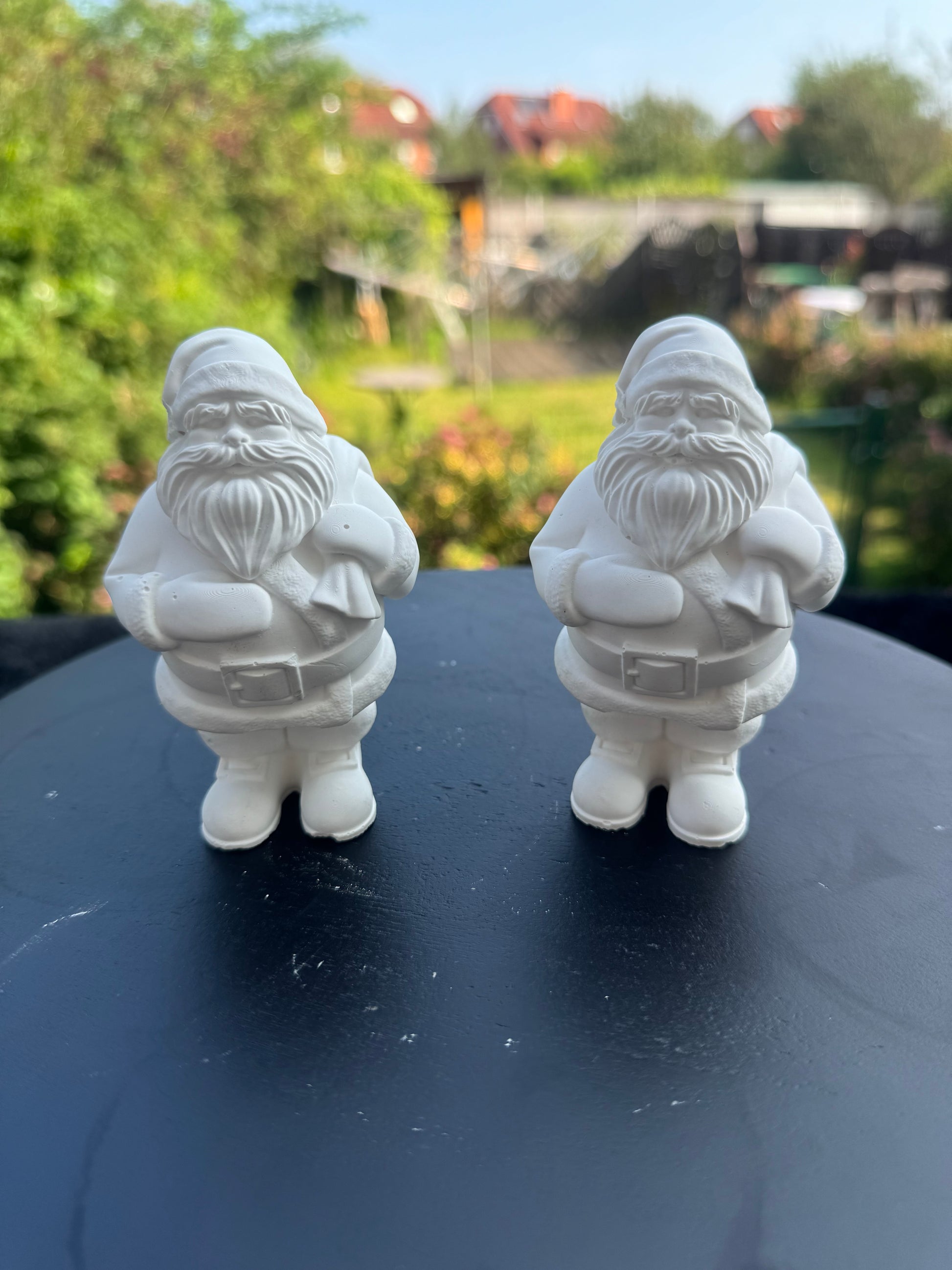 Weihnachtsmann kaufen, Weihnachtsdekoration, handgefertigte Weihnachtsfigur, Weihnachtsgeschenkideen, Santa Figur, festliche Dekoration, Weihnachtsdeko online, Weihnachtsgeschenke Deutschland, Weihnachtsmann Skulptur, Weihnachten Deko kaufen

