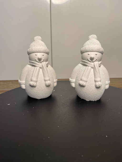 Schneemann kaufen, Winterdekoration, Weihnachtsdekoration Schneemann, Schneemann aus Gips, handgemachte Deko, Schneemann Online-Shop, Winterfigur Deko, Weihnachtsgeschenke Idee, Deko für Weihnachten, Gips Schneemann, Winter Accessoire, Dekoartikel Winter, nachhaltige Winterdeko, Schneemann Geschenkidee, handmade Schneemann kaufen