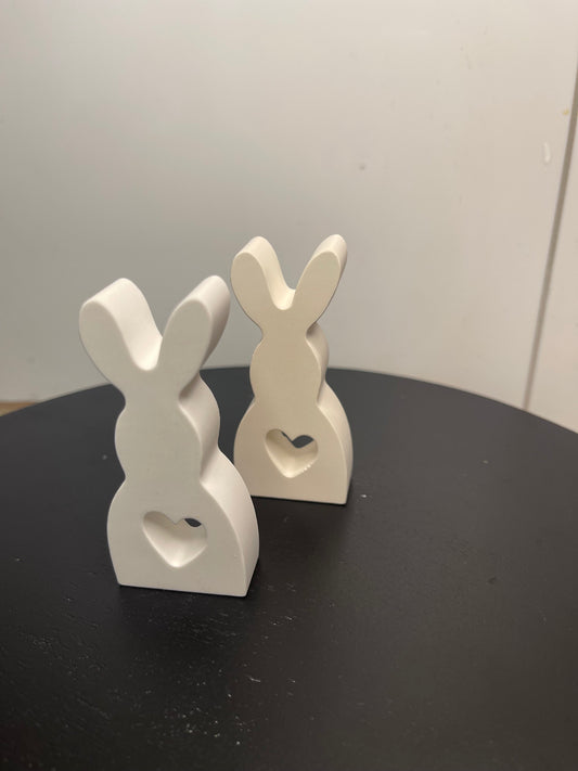 Osterhase, Gips Hase, Osterdekoration, handgefertigte Ostern Dekoration, Gips Hase kaufen, Ostern 2024, Ostergeschenk, Deko Hase aus Gips, Hase für Ostern, Hase Deko Gips, Osterdekoration Gips, Deko Hase Spülmaschinenfest, handgemachte Ostern Deko, Hase aus Gipsmischung