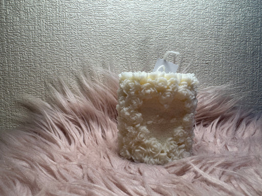 Love Kerze, handgemachte Kerze, nachhaltige Kerze, Rapswachs Kerze, romantische Geschenkidee, Hochzeitskerze, umweltfreundliche Kerze, natürliche Kerze, Geschenk für sie, Dekoration, Naturkerze, nachhaltige Geschenkidee, personalisierte Kerze.