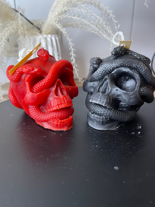 Totenkopfkerze, Rapswachskerze, nachhaltige Kerze, vegane Kerze, naturfarbene Kerze, handgemachte Kerze, dekorative Kerze, rußfreie Kerze, umweltfreundliche Kerze, Halloweenkerze, Rapskerzen, nachhaltige Dekoration, Totenkopf Kerze Geschenk, einzigartige Kerze, umweltfreundliches Wohnaccessoire