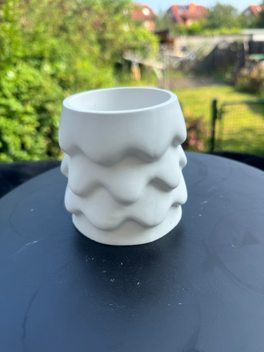 Weihnachtsvase, festliche Dekoration, Deko-Vase, Weihnachtsdeko 2024, handgefertigte Vase, Gipsvase Weihnachten, winterliche Deko, modernes Weihnachtsdesign, Geschenke Weihnachten, nachhaltige Dekoration, Wohnzimmerdeko, Tischdeko Weihnachten, minimalistische Weihnachtsdeko, handgemachte Weihnachtsgeschenke